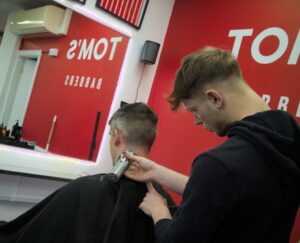 barber jobs in Lincoln at Toms Salon